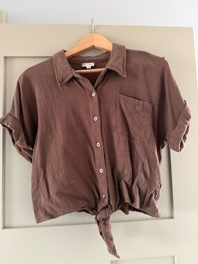 Hem & Thread Brown Button-Front Cropped Tie-Hem Shirt